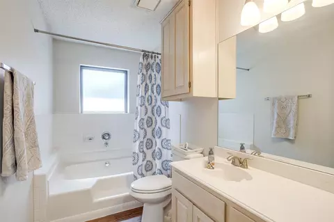 Bath - 321 E Hampton Rd, Crowley, TX 76036 photo 4 of 4