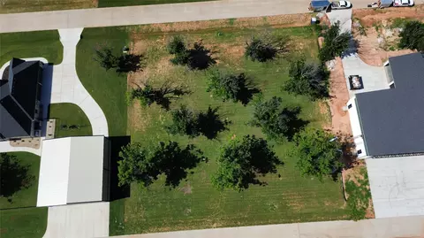 6114 Bonanza Dr, Granbury, TX 76049