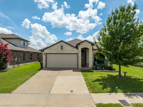 9428 Centennial Dr, Waco, TX 76708 photo 2