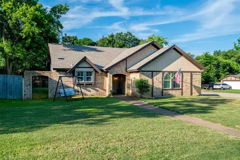 7200 Timberidge Dr, North Richland Hills, TX 76182