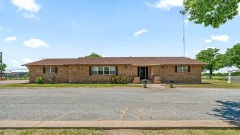 608 Avenue H S, Chillicothe, TX 79225