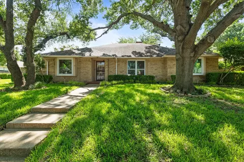 12612 Whispering Hills Dr, Dallas, TX 75243