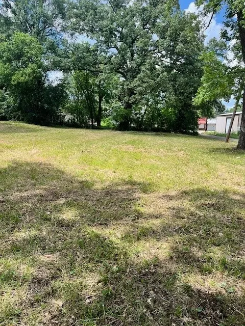1300 W Kaufman St, Paris, TX 75460
