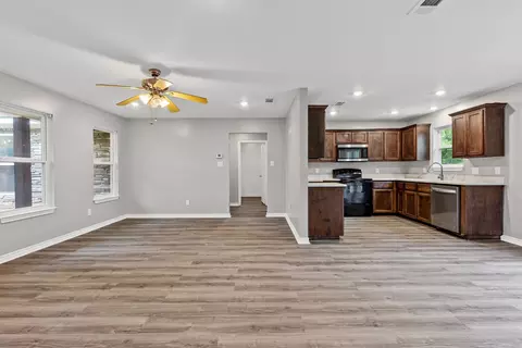 Living - 404 Bishop St, Commerce, TX 75428 photo 4 of 4