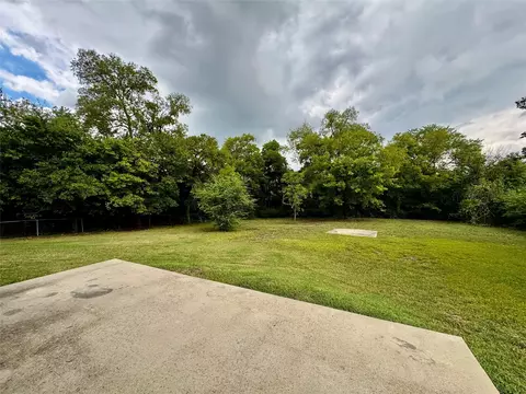 Exterior - 404 Bishop St, Commerce, TX 75428 photo 3 of 7