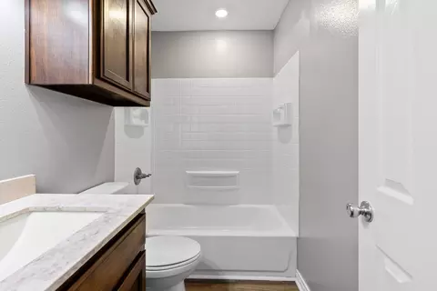 Bath - 404 Bishop St, Commerce, TX 75428 photo 5 of 5