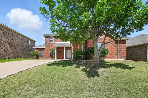 7009 Snowy Owl St, Arlington, TX 76002