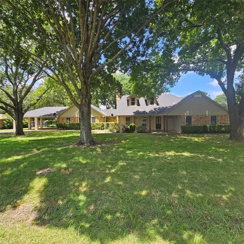 411 Chad Ln, Red Oak, TX 75154