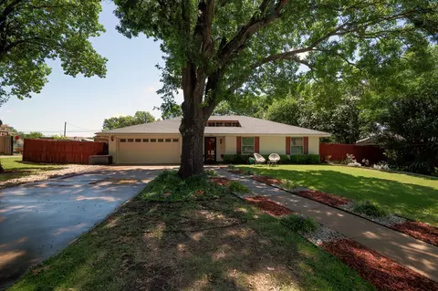 148 Hillside Ln, Desoto, TX 75115