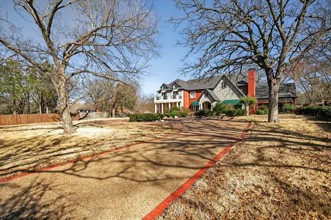 1 Creekside Dr, Greenville, TX 75402