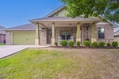 5872 Nathaniel Dr, Fort Worth, TX 76179