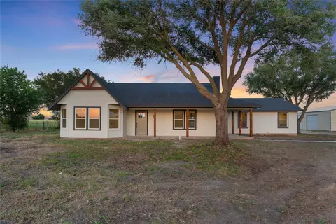 2971 Levi Pkwy, Lorena, TX 76655