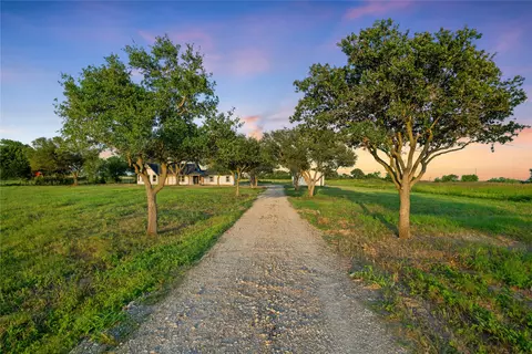 2971 Levi Pkwy, Lorena, TX 76655 photo 5