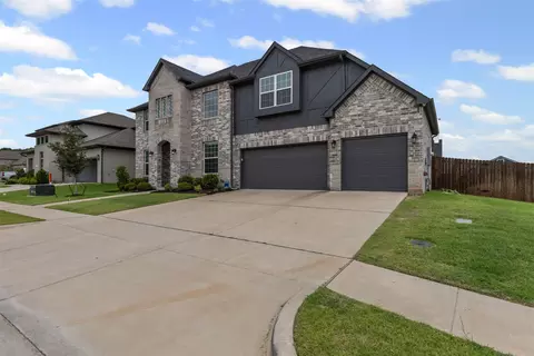 Exterior - 400 E Paddock, Willow Park, TX 76087 photo 2 of 8