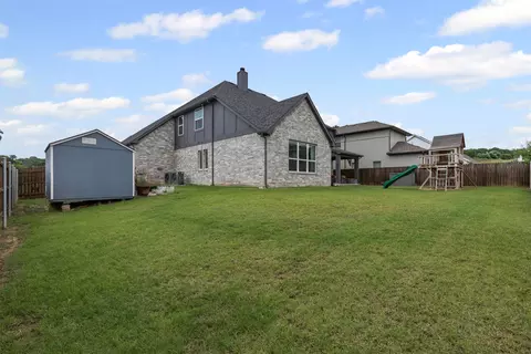 Exterior - 400 E Paddock, Willow Park, TX 76087 photo 5 of 8