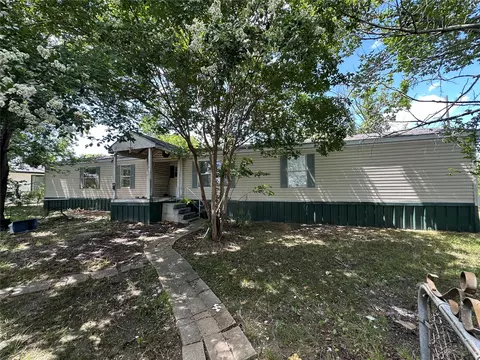 1204 Traders Rd, Greenville, TX 75402