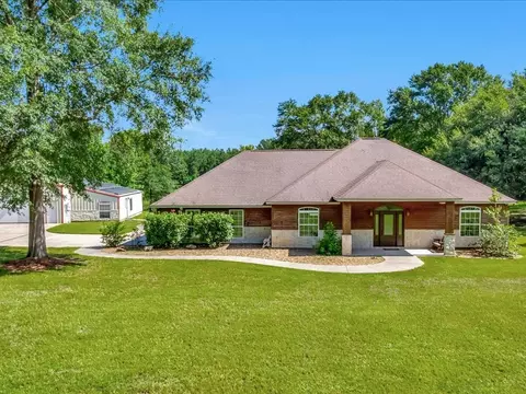 1615 Harley Golden Rd, Lufkin, TX 75901