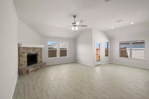 313 Comanche, Cleburne, TX 76033 photo 14