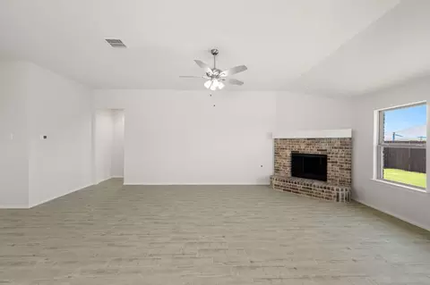 313 Comanche, Cleburne, TX 76033 photo 12