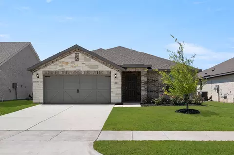 313 Comanche, Cleburne, TX 76033 photo 2