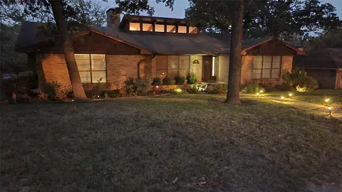 600 Ambassador St, Denison, TX 75020