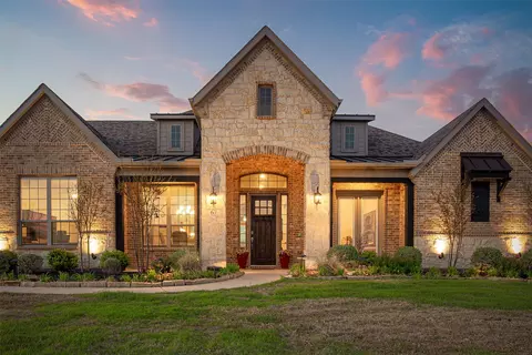 67 Daniel Dr, Van Alstyne, TX 75495