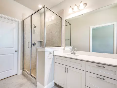Bath - 641 Hutchinson Ln, Lewisville, TX 75077 photo 1 of 3