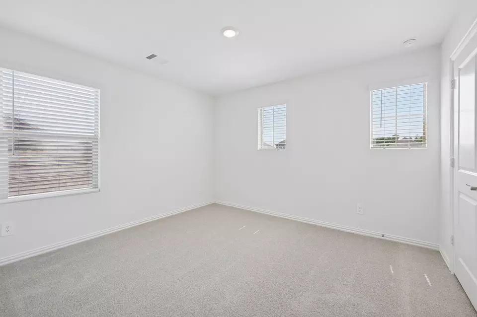 Bedroom - 1363 Los Olmos Ln, Crandall, TX 75114 photo 9 of 10