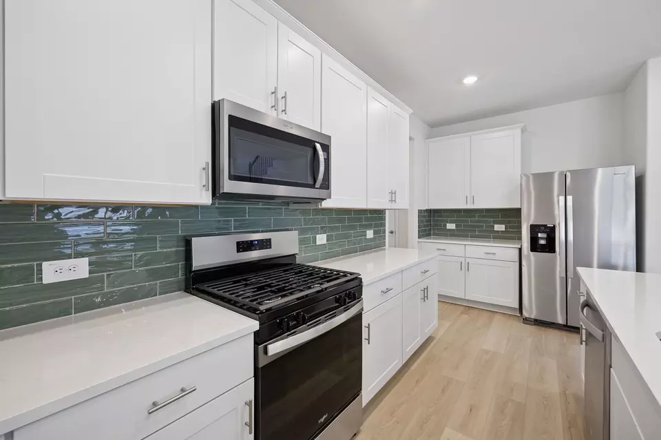 Kitchen - 1363 Los Olmos Ln, Crandall, TX 75114 photo 5 of 6
