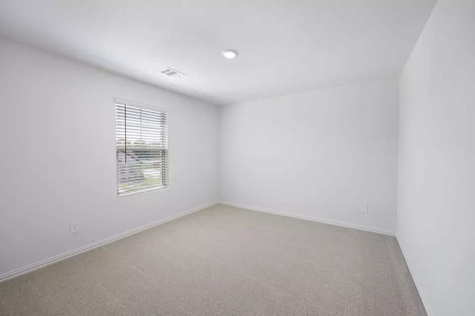 Bedroom - 1363 Los Olmos Ln, Crandall, TX 75114 photo 5 of 10