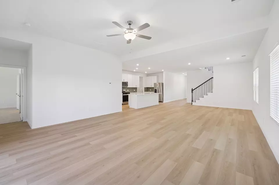 Living - 1363 Los Olmos Ln, Crandall, TX 75114 photo 4 of 9