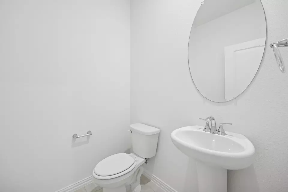 Bath - 1363 Los Olmos Ln, Crandall, TX 75114 photo 1 of 3