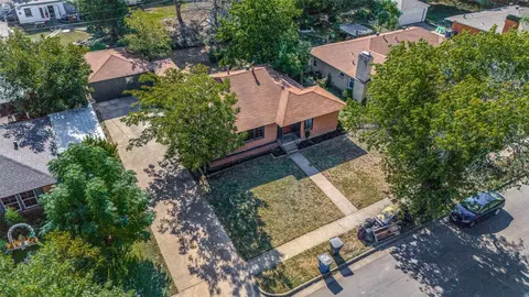 2622 Wynnewood Dr, Dallas, TX 75224