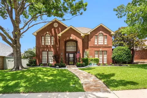 2713 Scarborough Ln, Carrollton, TX 75006