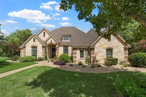 1195 Autumn Oaks Cir, China Spring, TX 76633