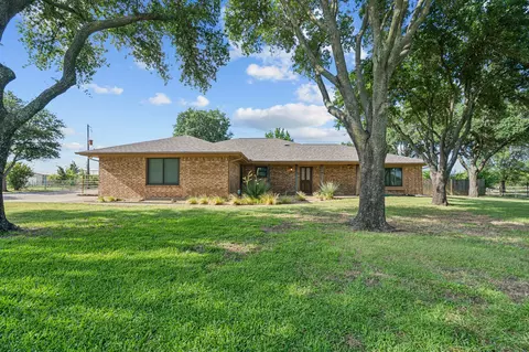200 Berry Dr, Haslet, TX 76052