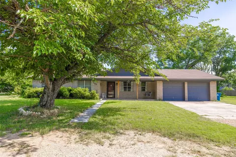 308 E 1st St, Cross Plains, TX 76443