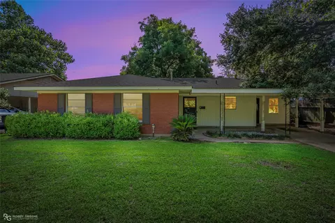 2030 Shadywood Ln, Shreveport, LA 71105