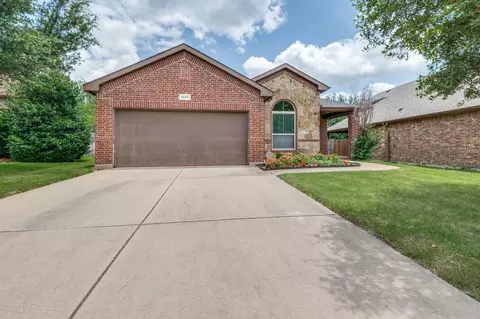 1433 Sierra Blanca Dr, Burleson, TX 76028