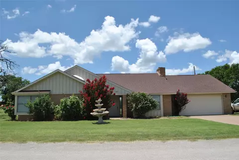102 Harrison Ave, Gustine, TX 76455