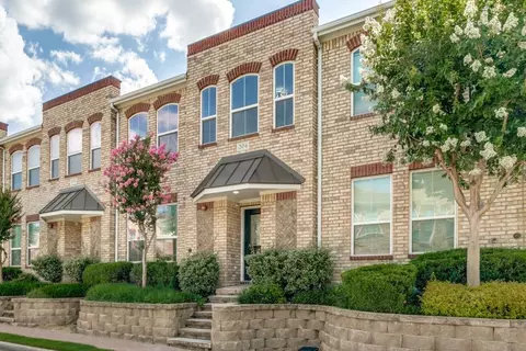 204 Lily Ln, Lewisville, TX 75057