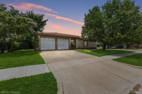 4900 Highbank Dr, Arlington, TX 76018