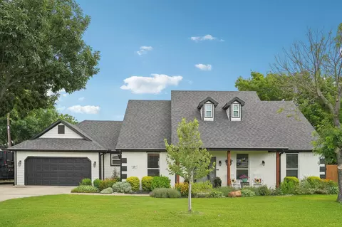 489 Ashley Ln, Roanoke, TX 76262