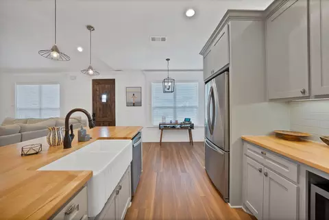 940 E 5th St, Springtown, TX 76082 photo 6
