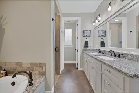 940 E 5th St, Springtown, TX 76082 photo 10