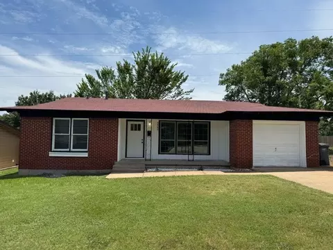 5540 Patton Dr, Fort Worth, TX 76112