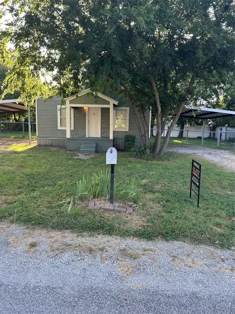 210 N Avenue C, Springtown, TX 76082