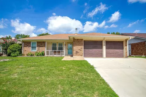 6413 Whitley Rd, Watauga, TX 76148