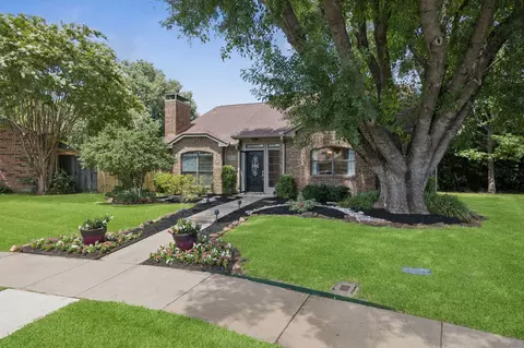 321 Antler Ct, Lewisville, TX 75067