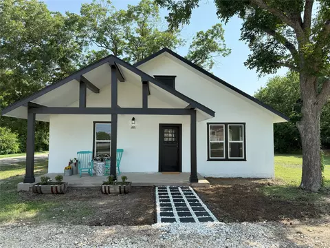 201 4th, Eddy, TX 76524